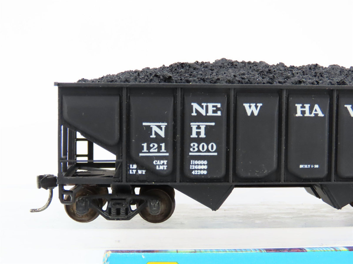 HO Scale Athearn 5447 NH New Haven 2-Bay Hopper #121300 w/ Load - CUSTOM