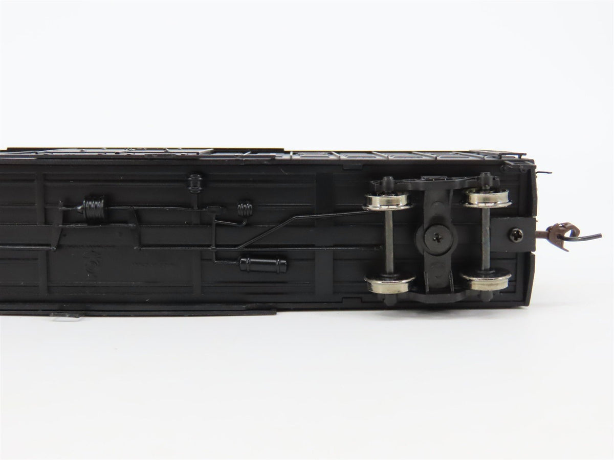 HO Scale Bachmann ((China) CF00105 Chinese National Railway Box Car #3410221