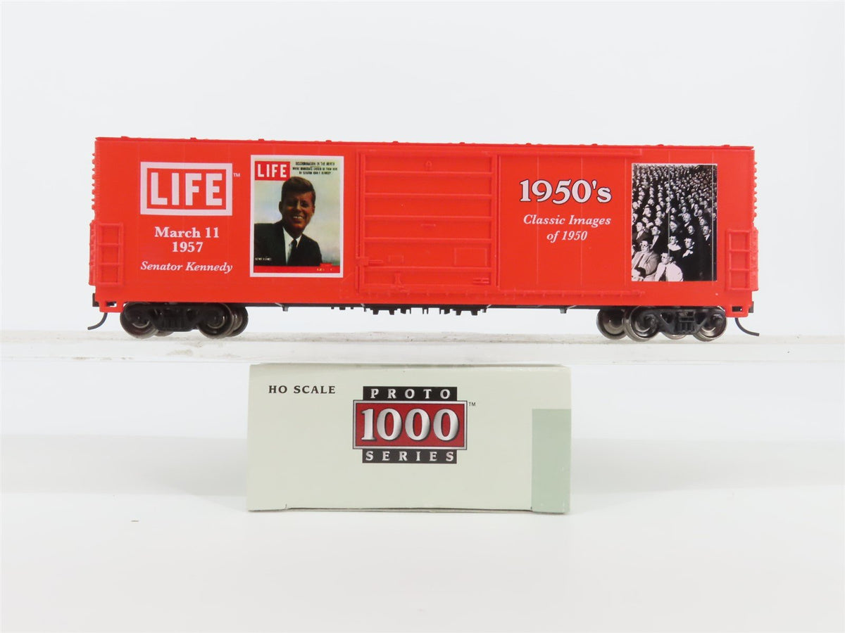 HO Scale PROTO 1000 #8420 LIFE Magazine 1950&#39;s 50&#39; Single Door Box Car