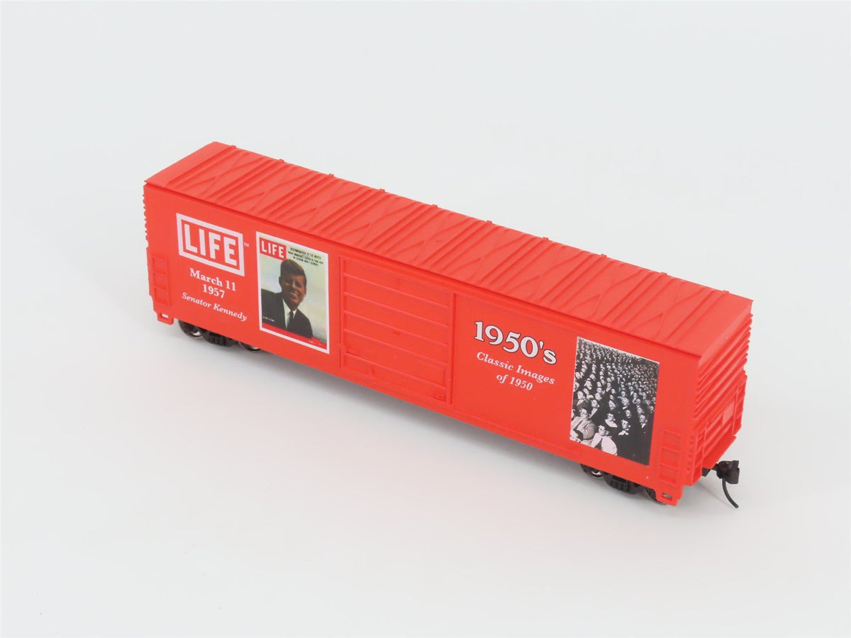 HO Scale PROTO 1000 #8420 LIFE Magazine 1950&#39;s 50&#39; Single Door Box Car