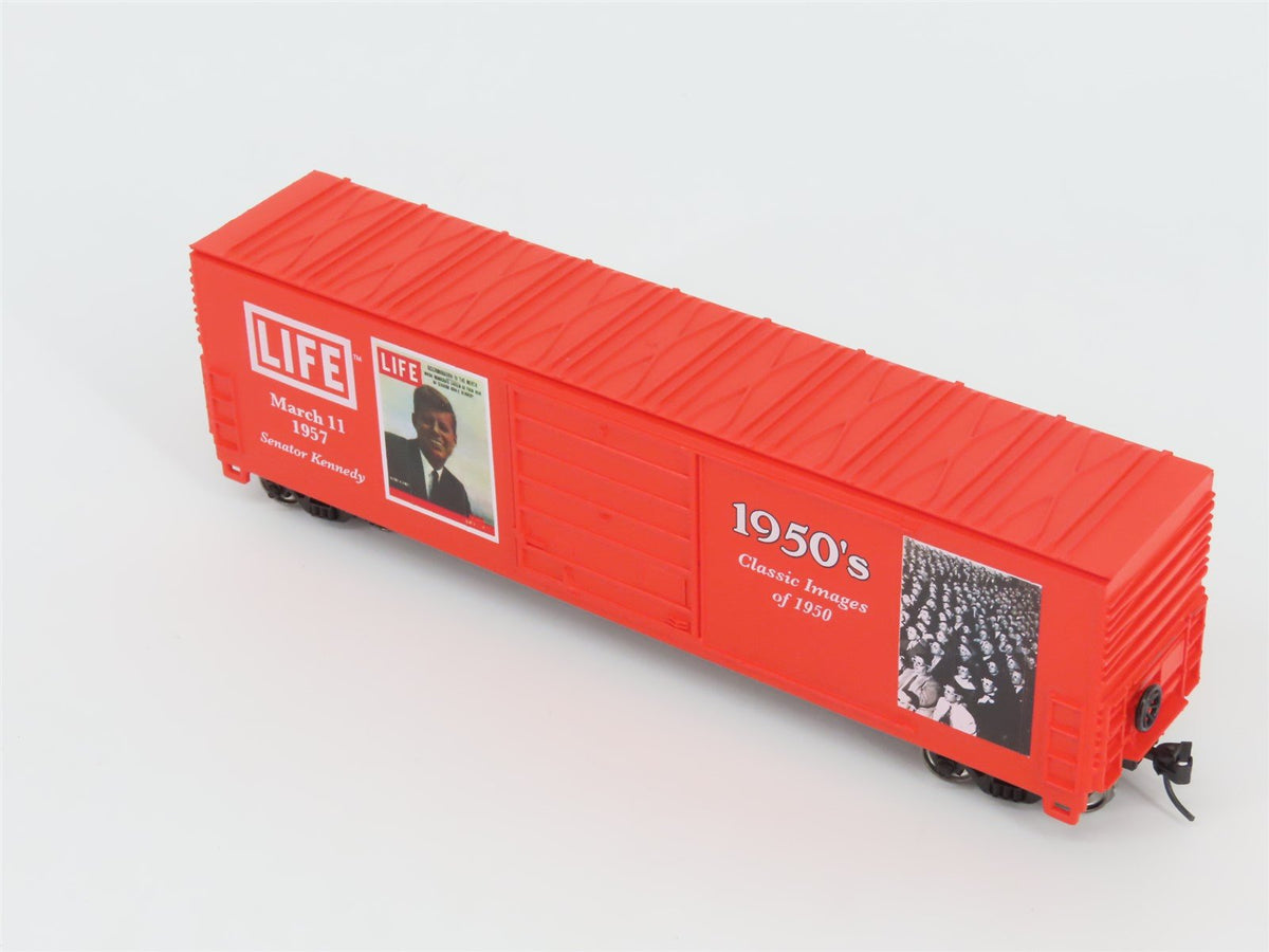 HO Scale PROTO 1000 #8420 LIFE Magazine 1950&#39;s 50&#39; Single Door Box Car