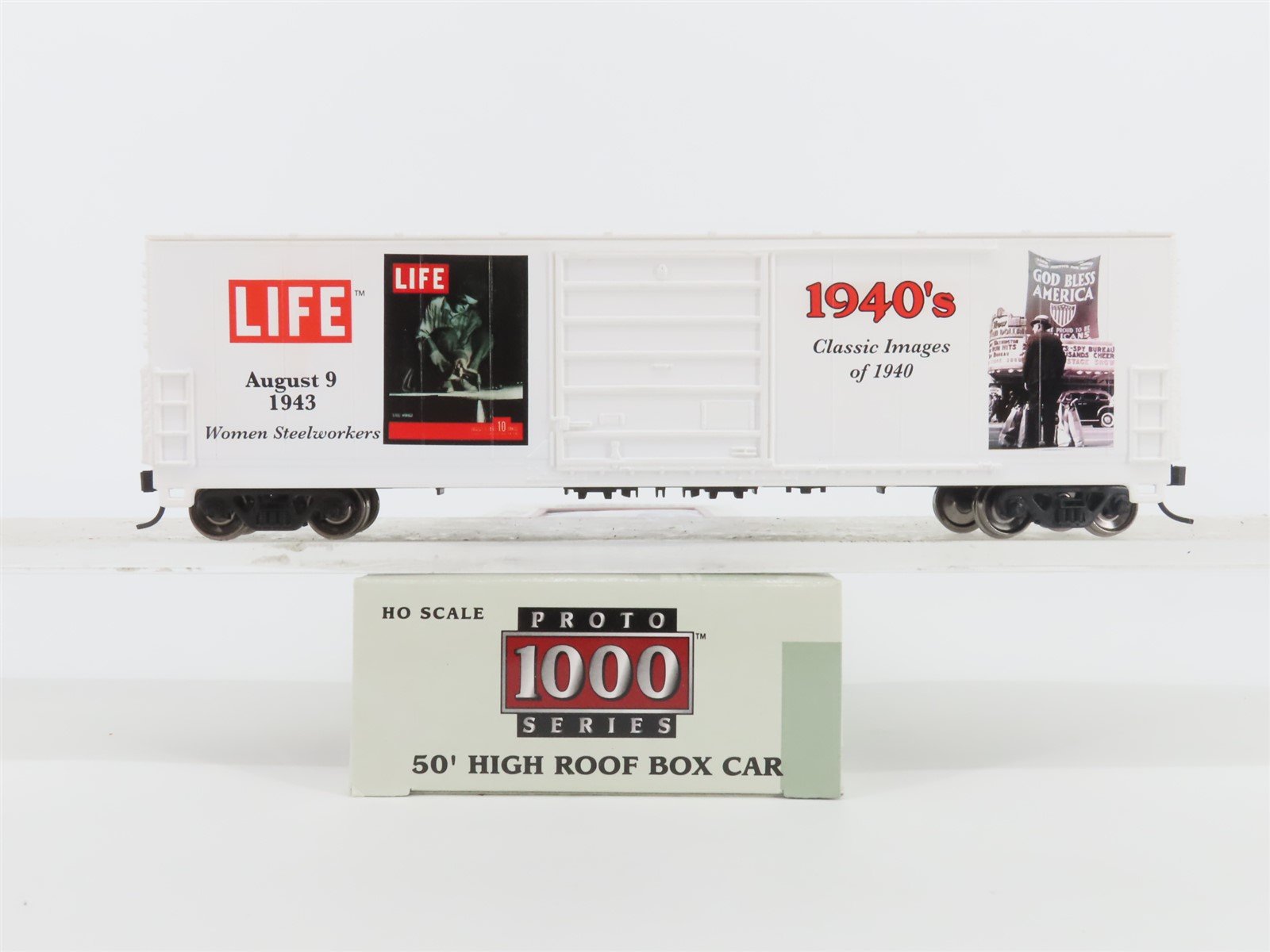 HO Scale PROTO 1000 #8418 LIFE Magazine 1940's 50' Single Door Box Car