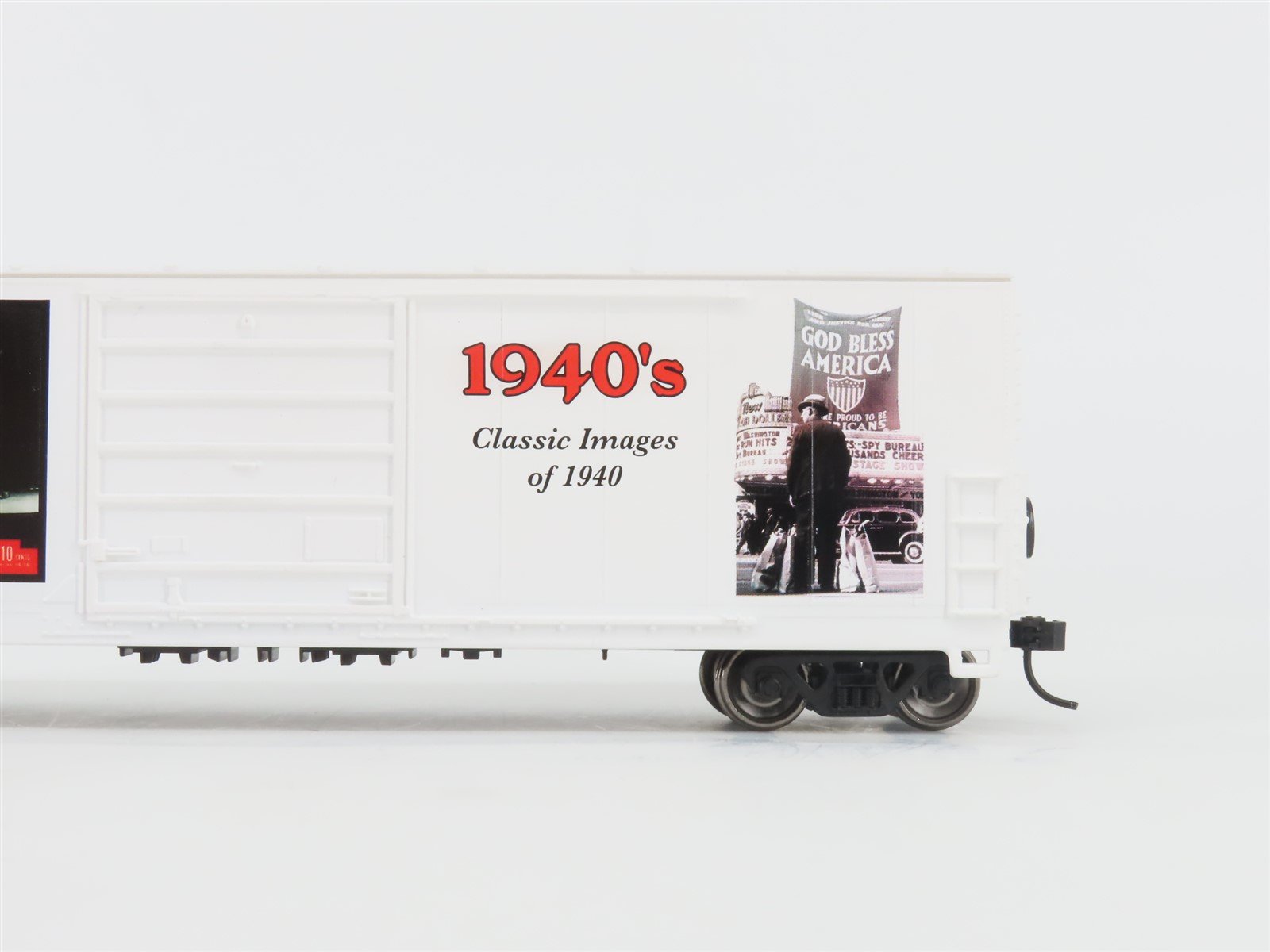 HO Scale PROTO 1000 #8418 LIFE Magazine 1940's 50' Single Door Box Car