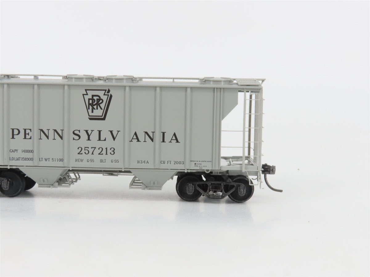 HO Scale Kadee 8327 PRR Pennsylvania Railroad 2-Bay Covered Hopper #257213