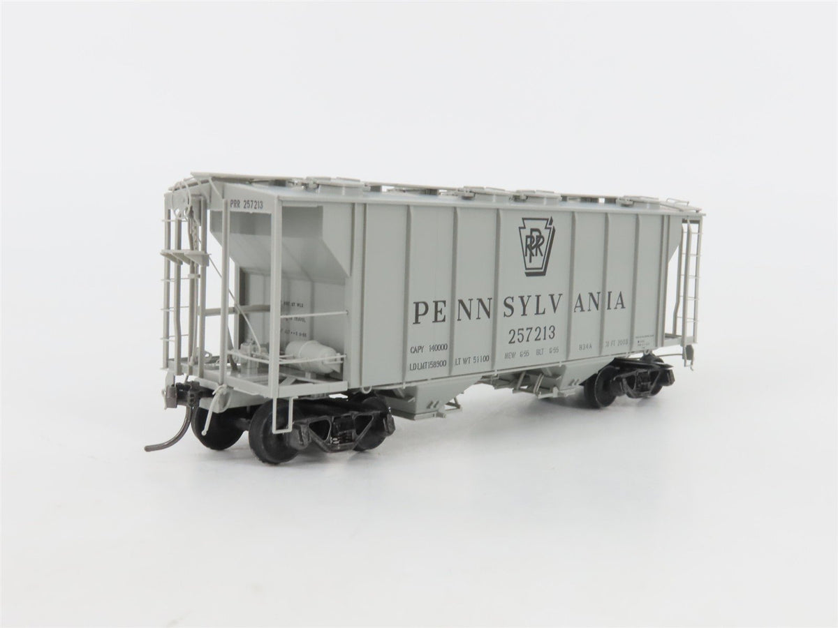 HO Scale Kadee 8327 PRR Pennsylvania Railroad 2-Bay Covered Hopper #257213