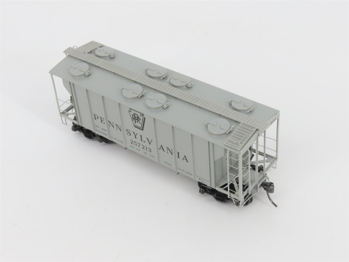 HO Scale Kadee 8327 PRR Pennsylvania Railroad 2-Bay Covered Hopper #257213