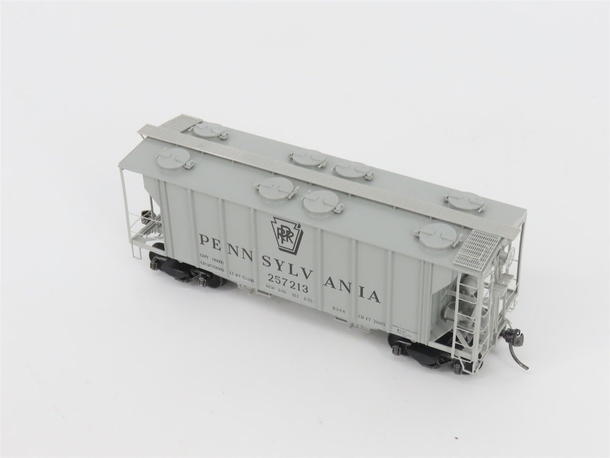 HO Scale Kadee 8327 PRR Pennsylvania Railroad 2-Bay Covered Hopper #257213