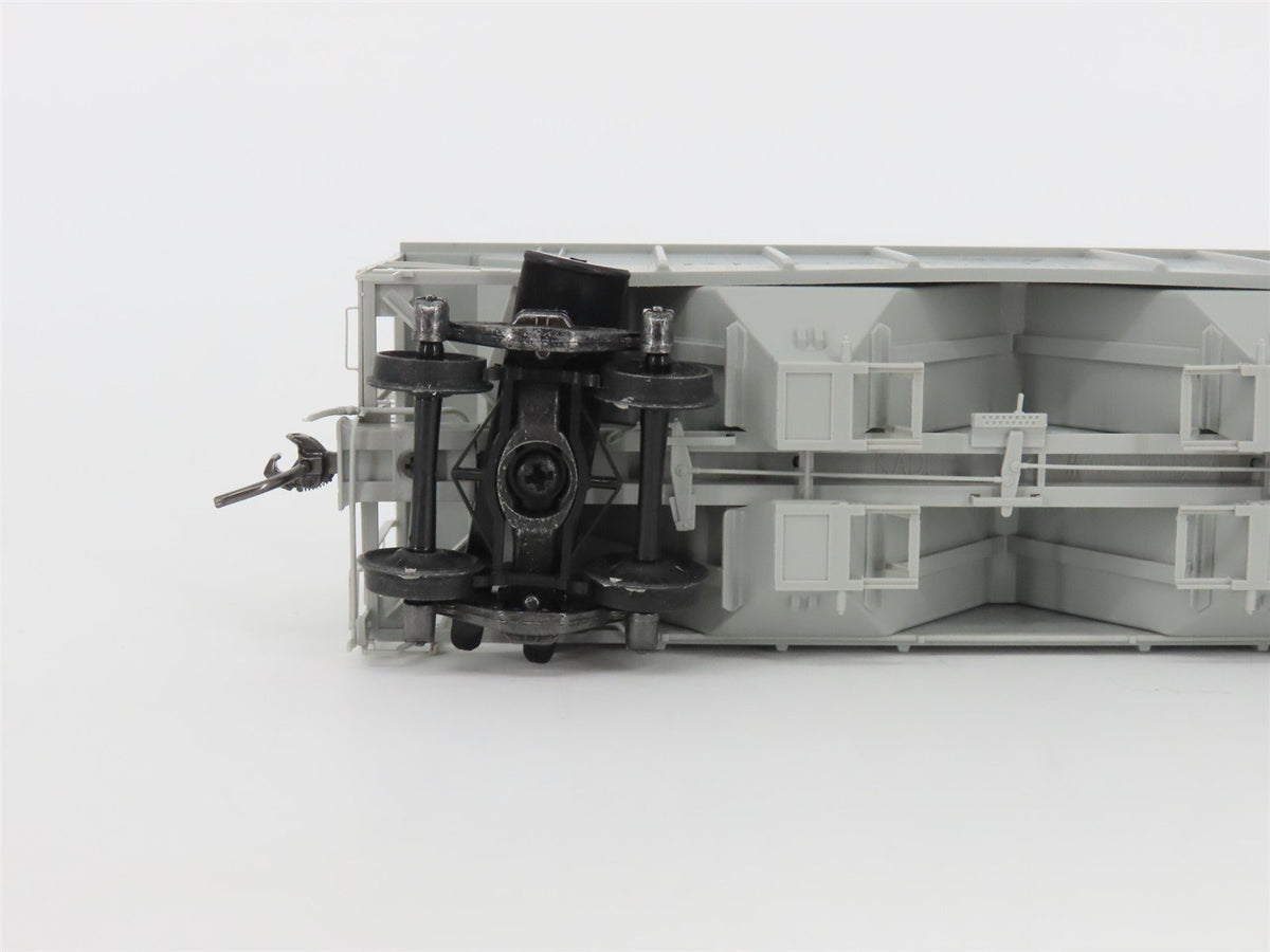 HO Scale Kadee 8327 PRR Pennsylvania Railroad 2-Bay Covered Hopper #257213