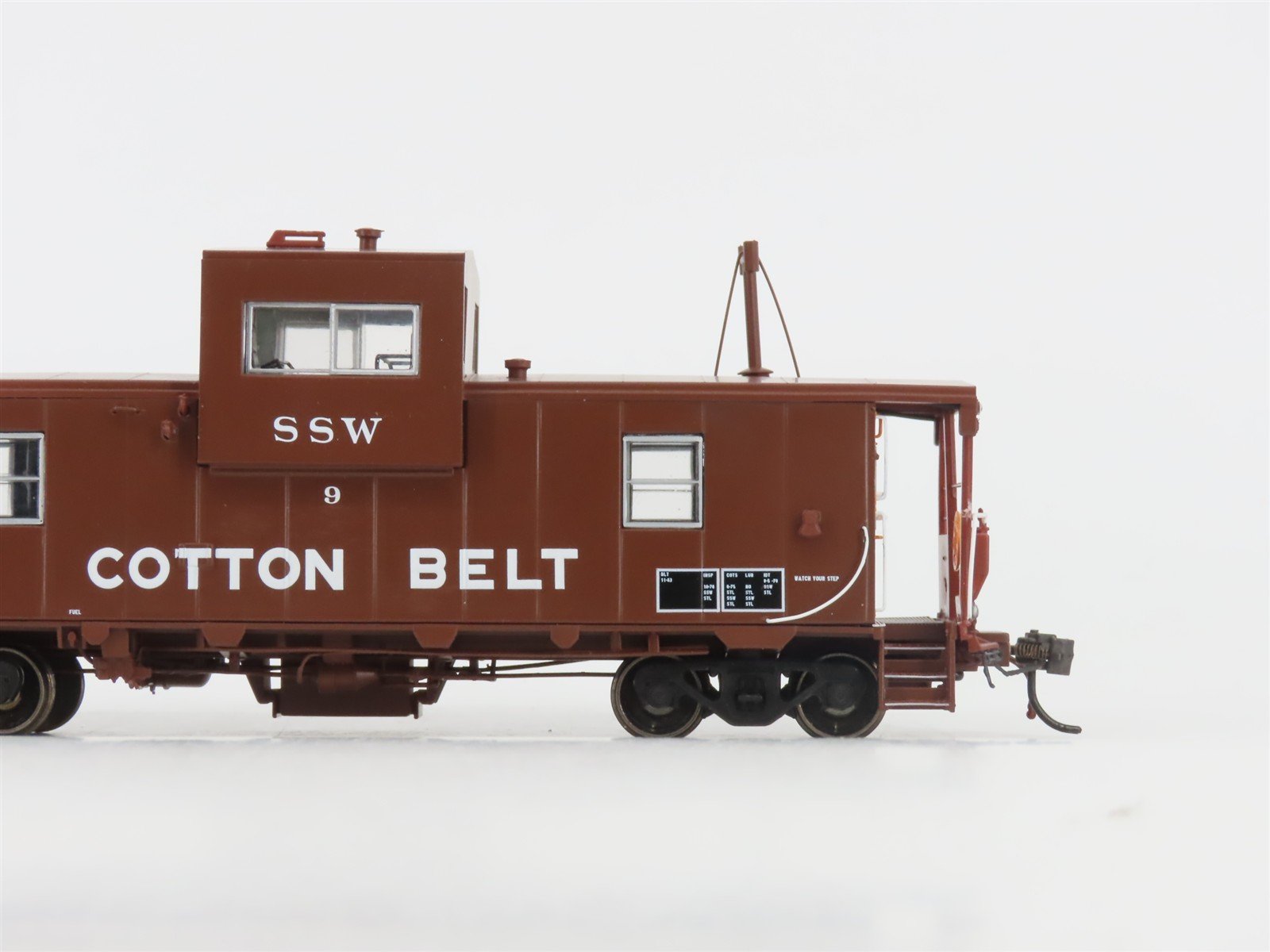 HO Scale Rapido 110030 SSW Cotton Belt Wide Vision Caboose #9