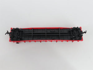 HO Scale AHM 11101 ATSF Santa Fe 51' Flat Car #90850 w/ Road Grader & Cargo Dock