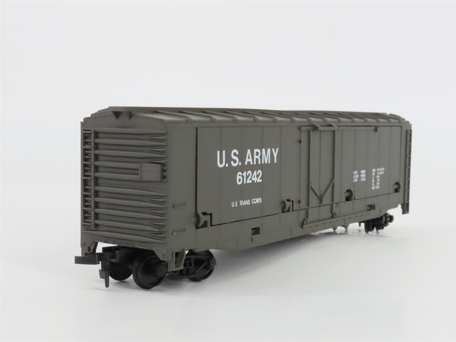 HO Scale AHM 11113 US Army Tank Buster Car #61242 w/ Cargo Dock