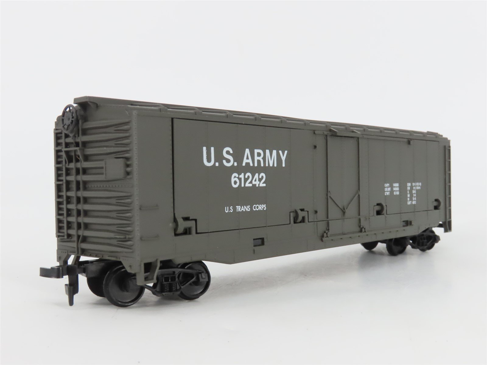 HO Scale AHM 11113 US Army Tank Buster Car #61242 w/ Cargo Dock