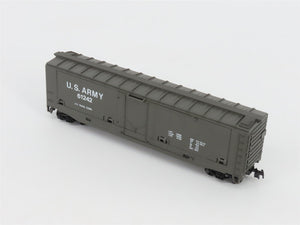 HO Scale AHM 11113 US Army Tank Buster Car #61242 w/ Cargo Dock