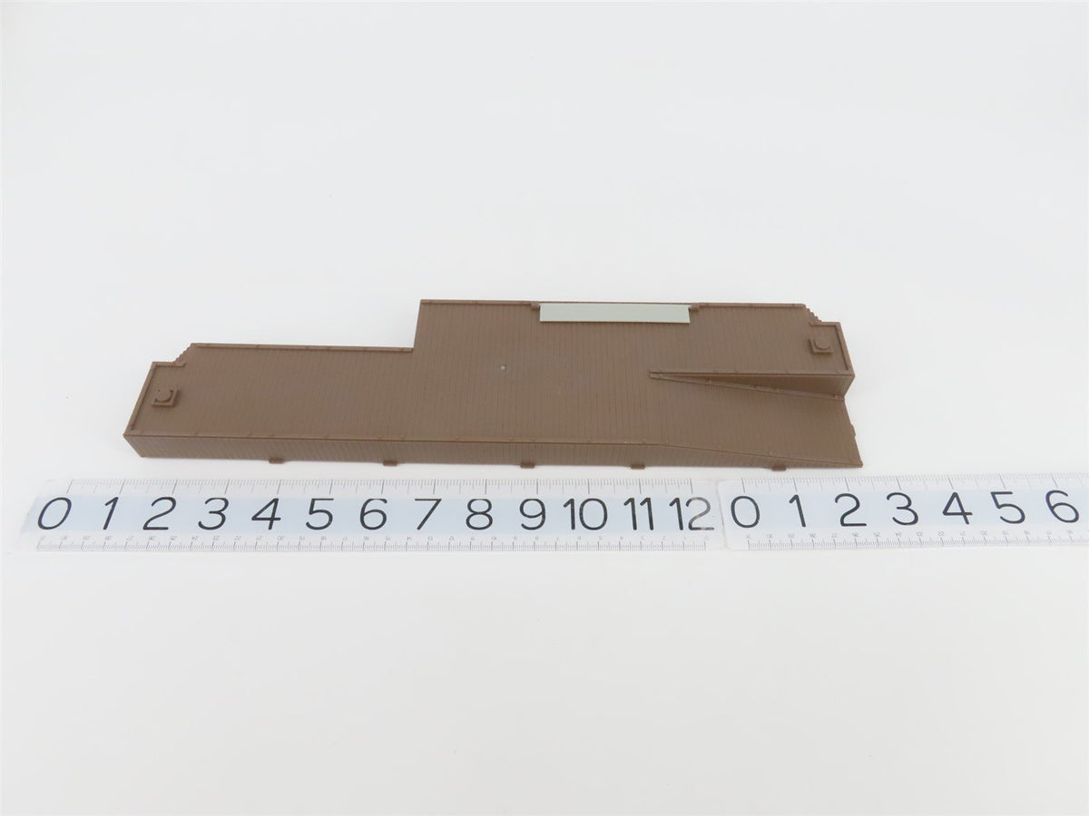 HO Scale AHM 11113 US Army Tank Buster Car #61242 w/ Cargo Dock