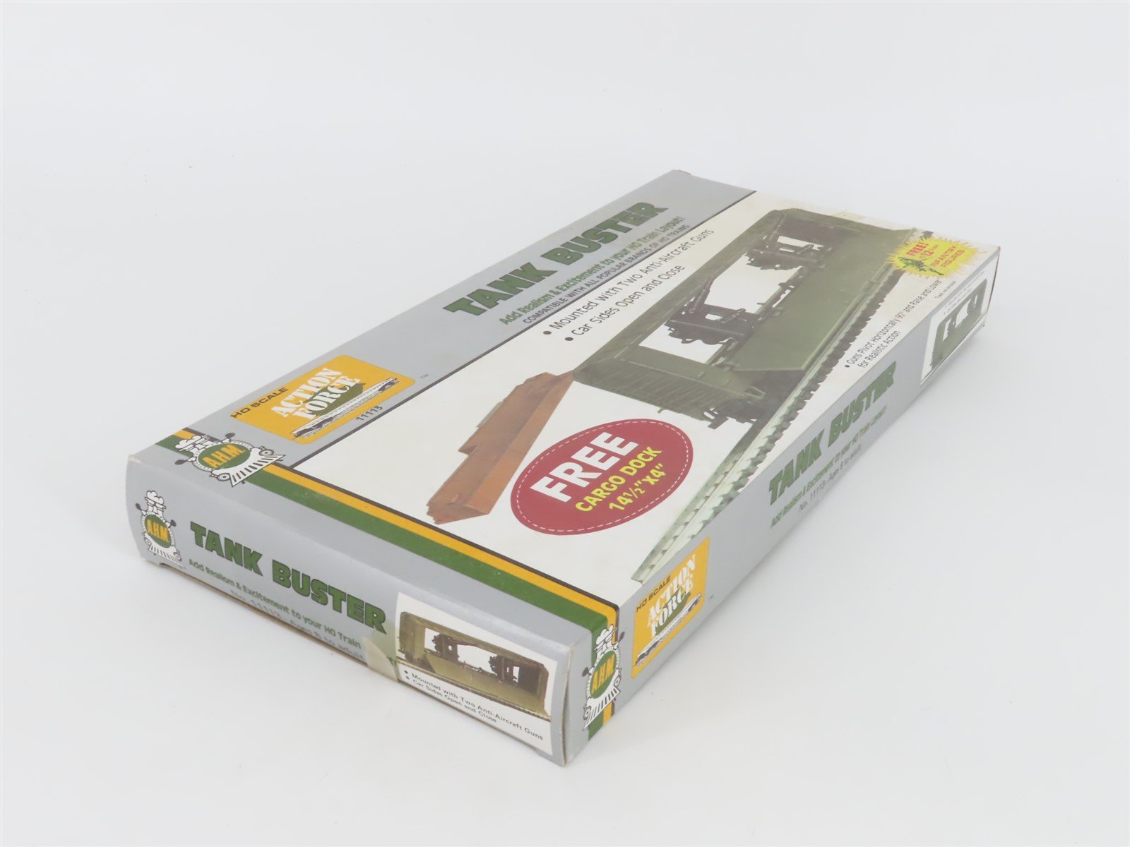 HO Scale AHM 11113 US Army Tank Buster Car #61242 w/ Cargo Dock
