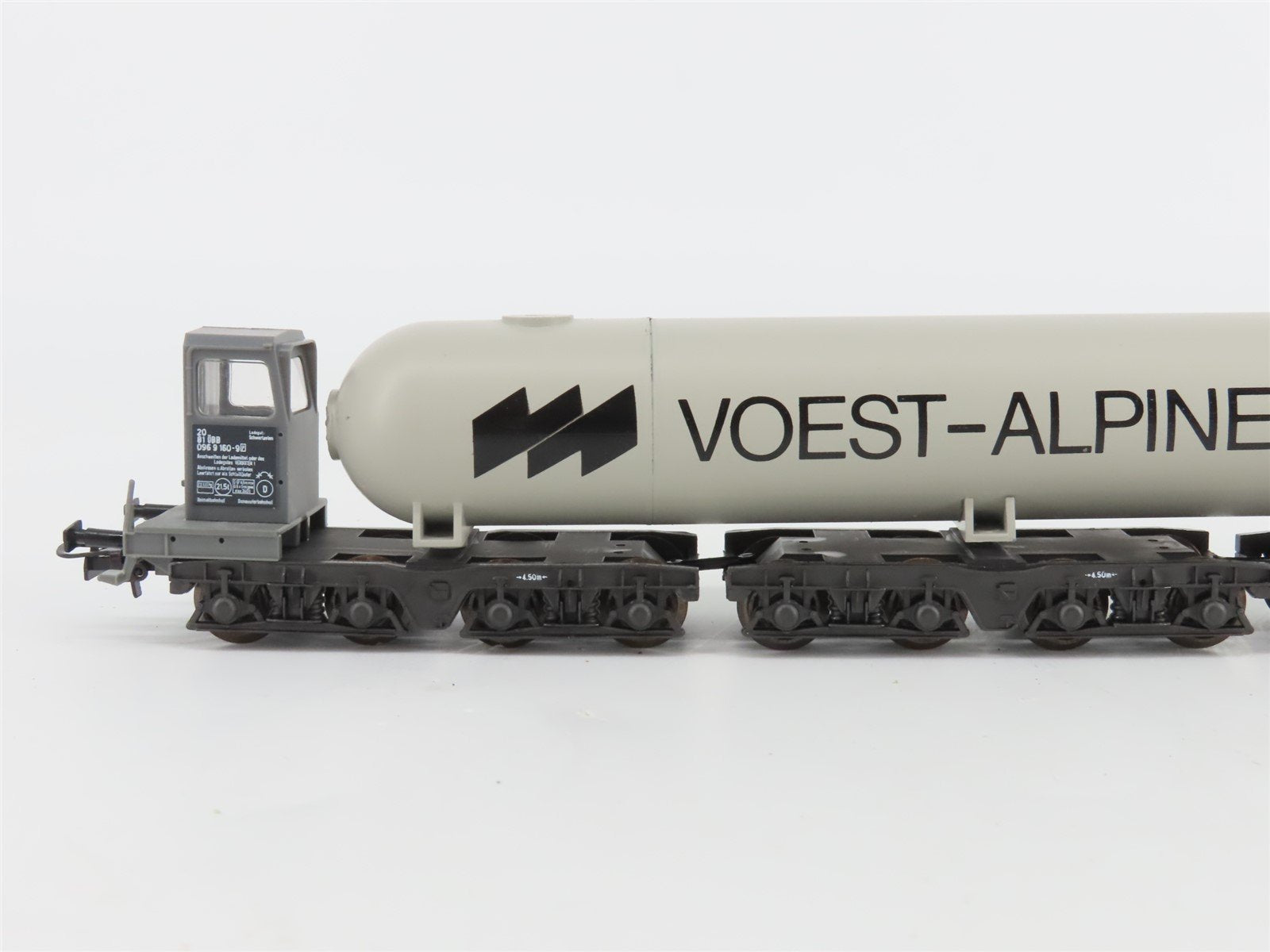 HO Scale Liliput 38410 OBB Voest-Alpine 16-Axle Transporter w/ Tank Container