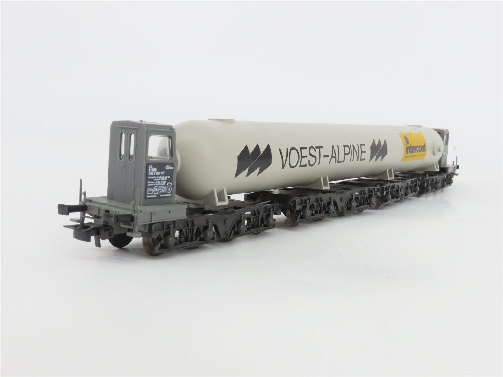 HO Scale Liliput 38410 OBB Voest-Alpine 16-Axle Transporter w/ Tank Container