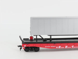 HO Scale AHM 11103 ATSF Santa Fe Flat Car #90850 w/ Falcon Trailer & Cargo Dock