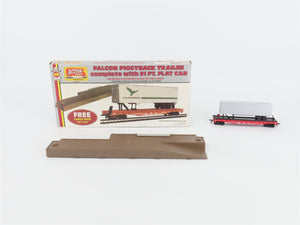 HO Scale AHM 11103 ATSF Santa Fe Flat Car #90850 w/ Falcon Trailer & Cargo Dock