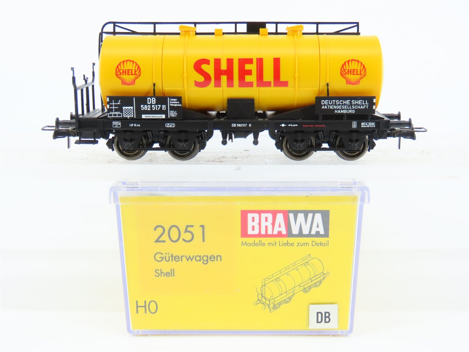 HO Scale BRAWA 2051 DB German Federal Railroad Shell Tank Car #582 517