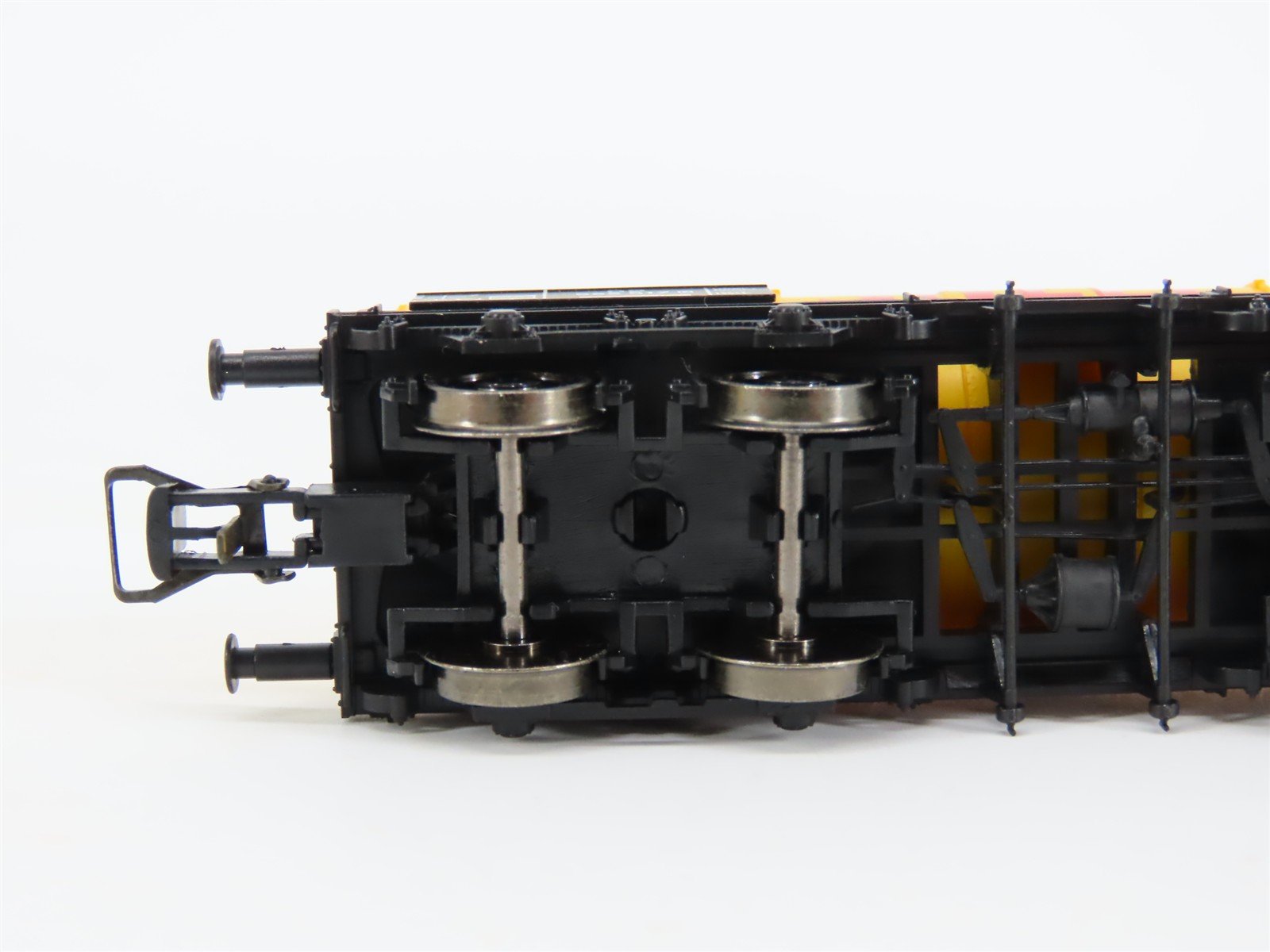 HO Scale BRAWA 2051 DB German Federal Railroad Shell Tank Car #582 517