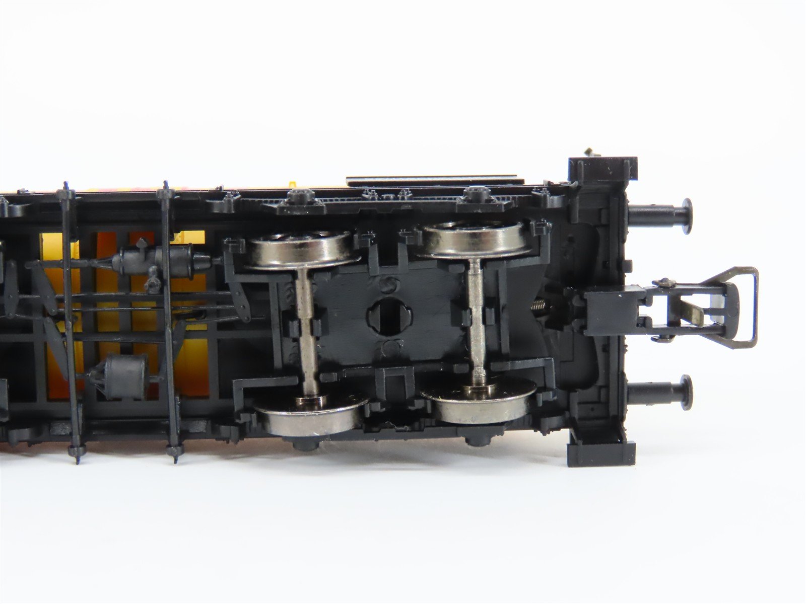 HO Scale BRAWA 2051 DB German Federal Railroad Shell Tank Car #582 517