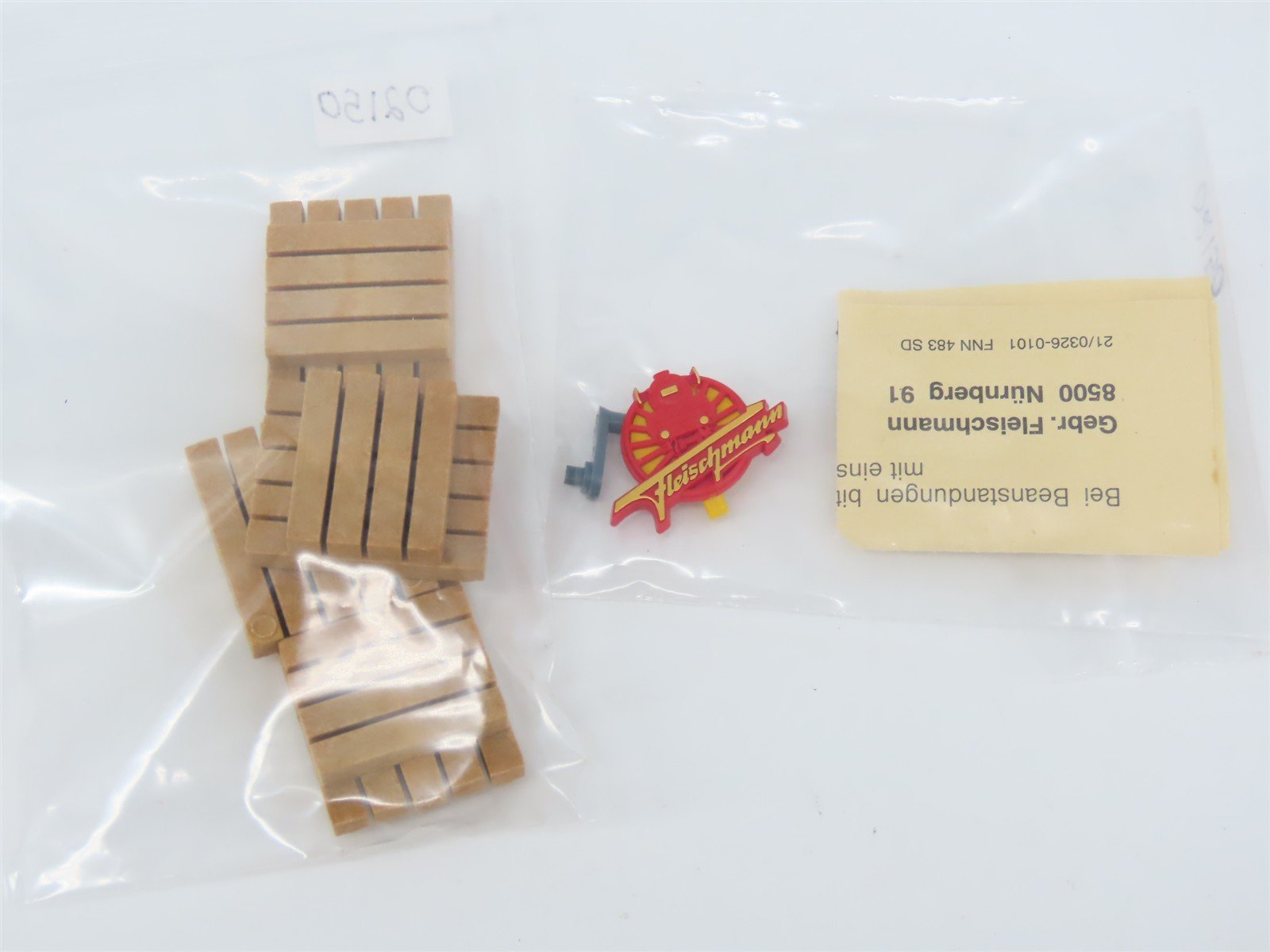 HO Scale Fleischmann 5597 DB German Federal Railroad Heavy Duty Crane Car Set