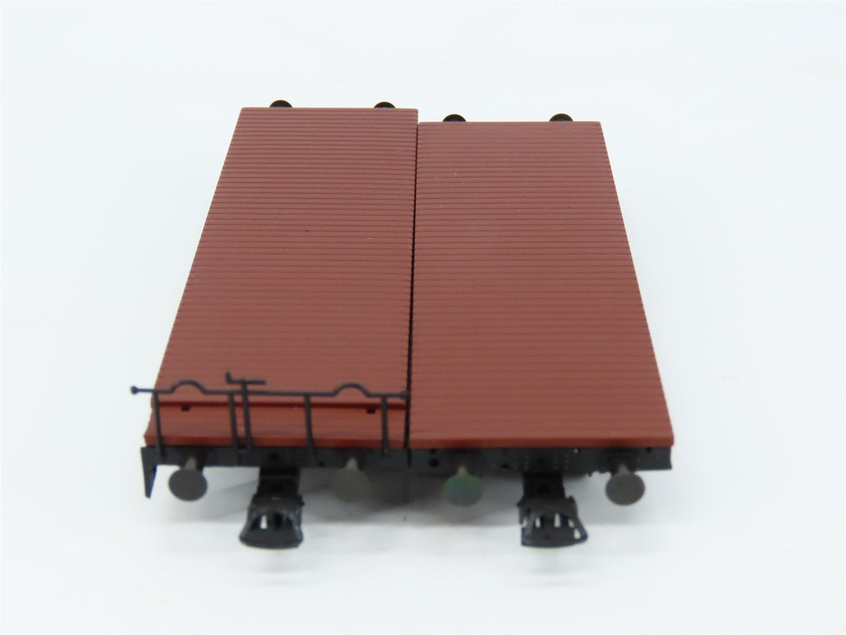 HO Scale Liliput L240033 DR German 2-Unit Flat Cars w/ ME109 Aircraft Load