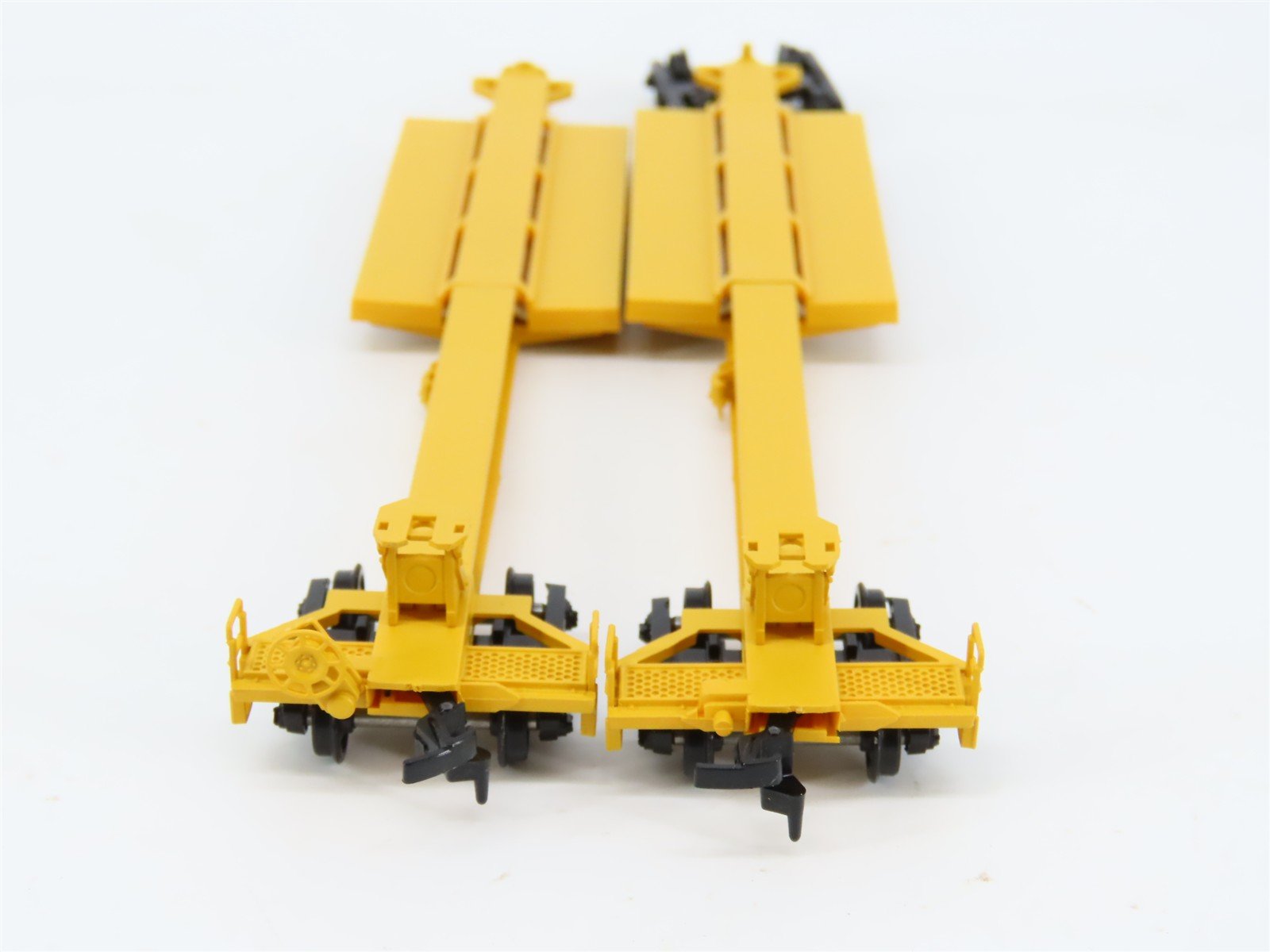 HO Scale Athearn 5556 UTTX 2-Unit Impack Ends Trailer Train Spine Car #60126