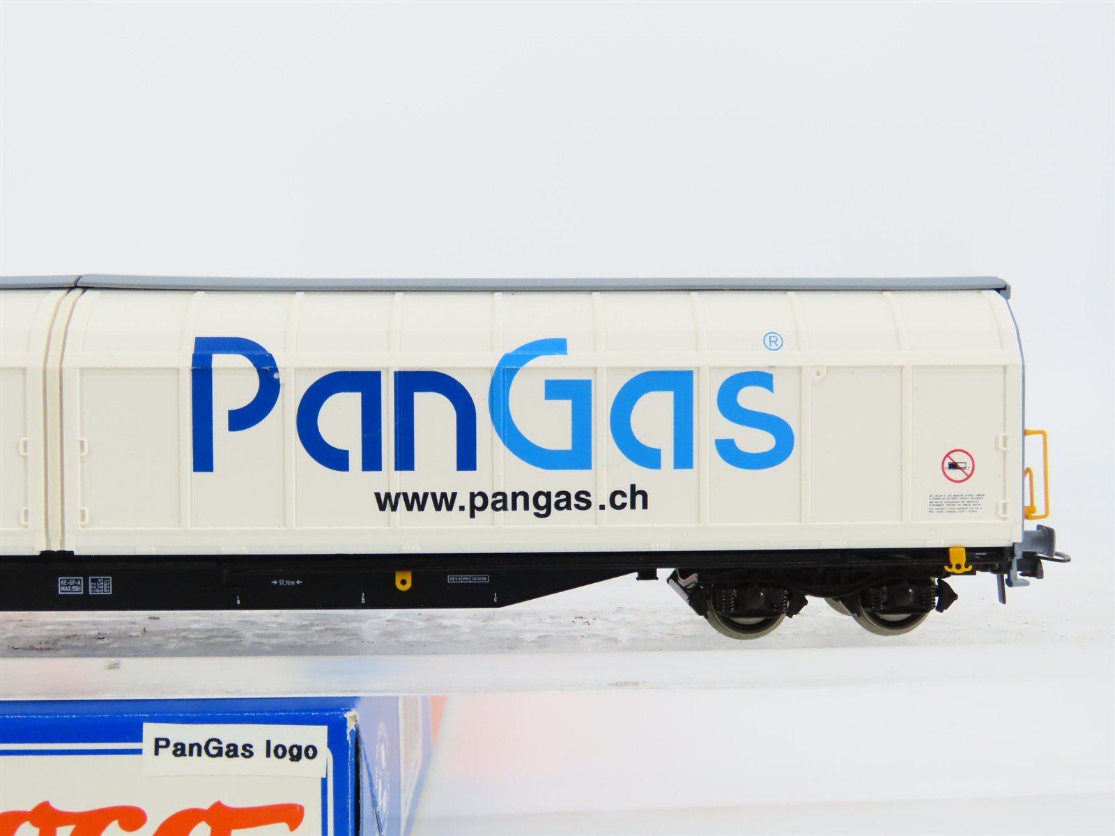 HO Scale Roco 47151 SBB-CFF PanGas Sliding Wall Wagon #31 852780 018-5