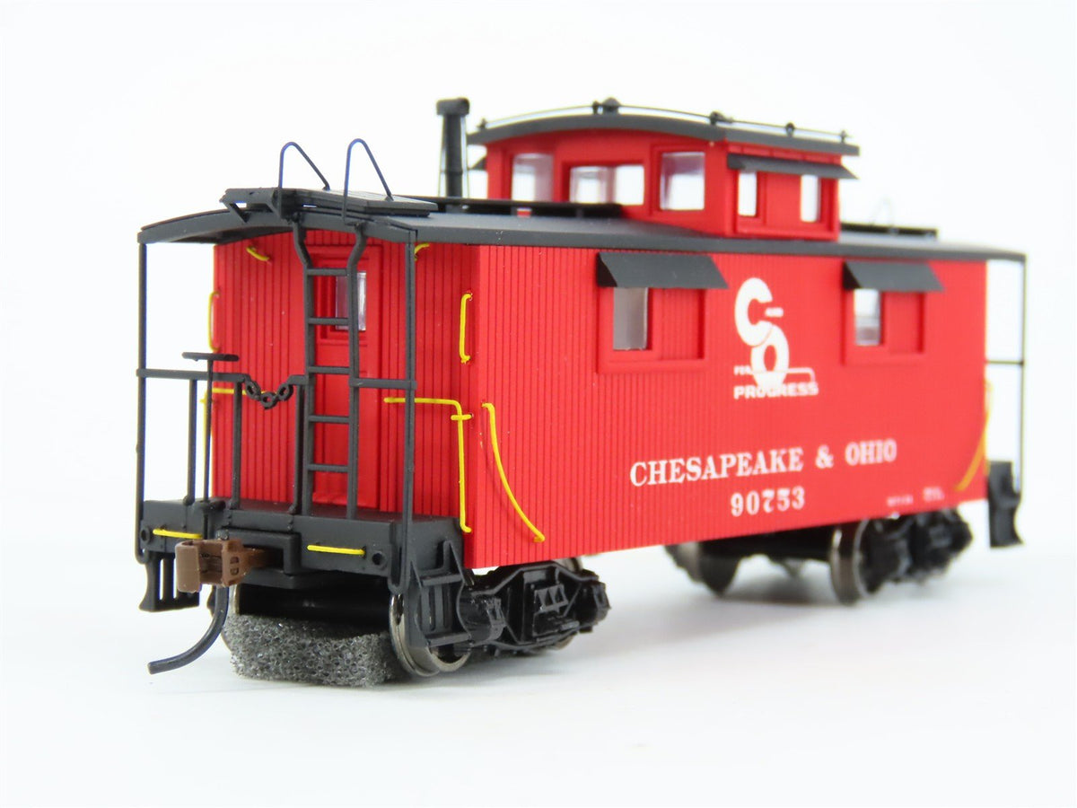 HO Scale Walthers Platinum Line 932-7528 C&amp;O Progress 25&#39; Wood Caboose #90753