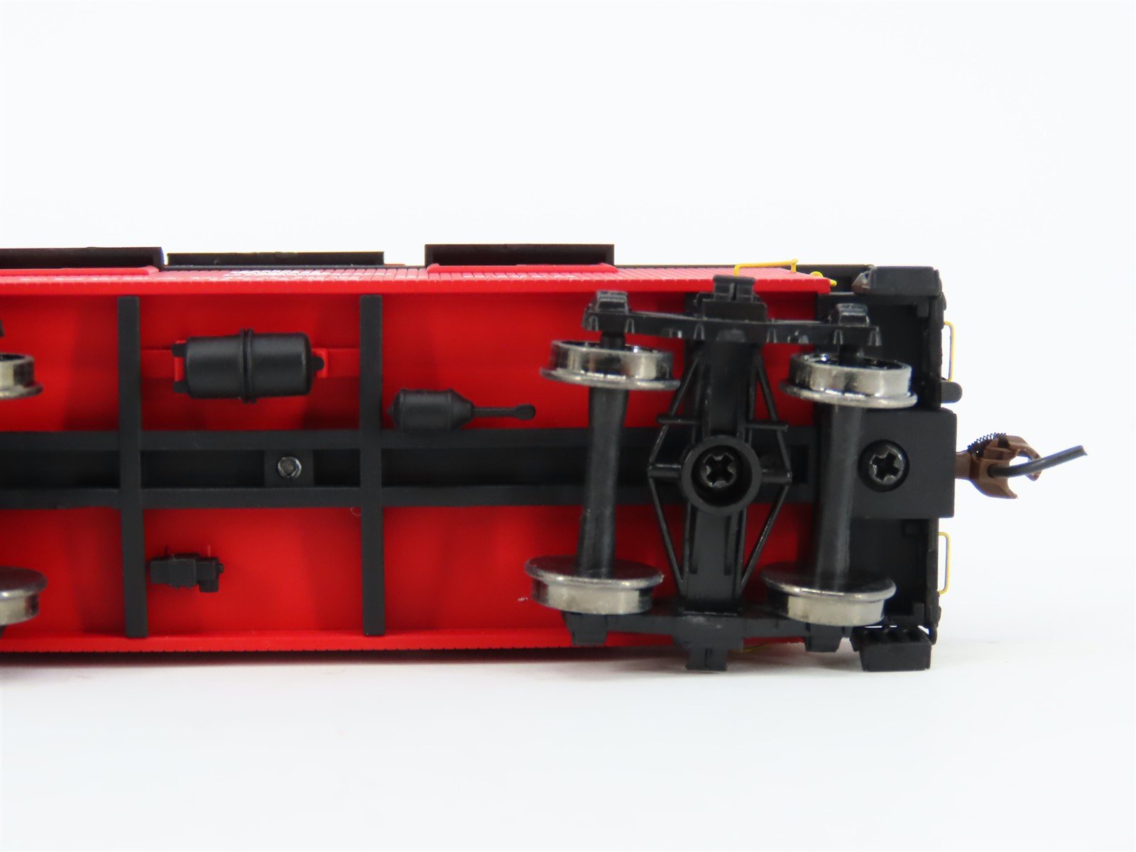 HO Scale Walthers Platinum Line 932-7528 C&O Progress 25' Wood Caboose #90753