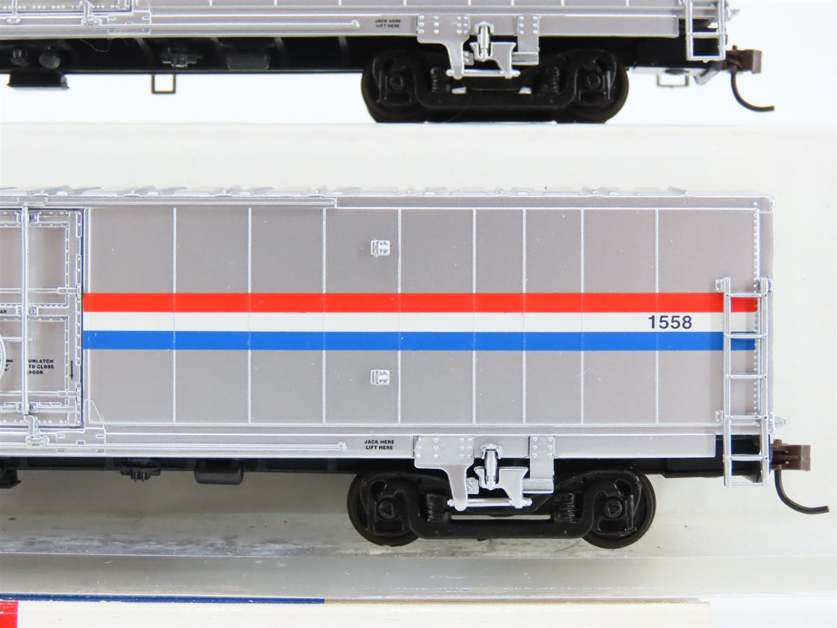 HO Scale Walthers 932-26021 AMTK Amtrak Ph. III 60&#39; Material Handling Car 2-Pack