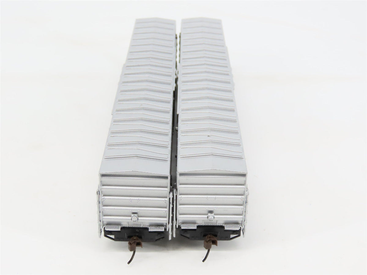 HO Scale Walthers 932-26021 AMTK Amtrak Ph. III 60&#39; Material Handling Car 2-Pack