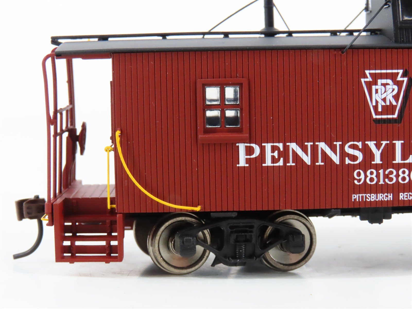 HO Scale Walthers Platinum Line 932-27642 PRR Pennsylvania Wood Caboose 2-Pack