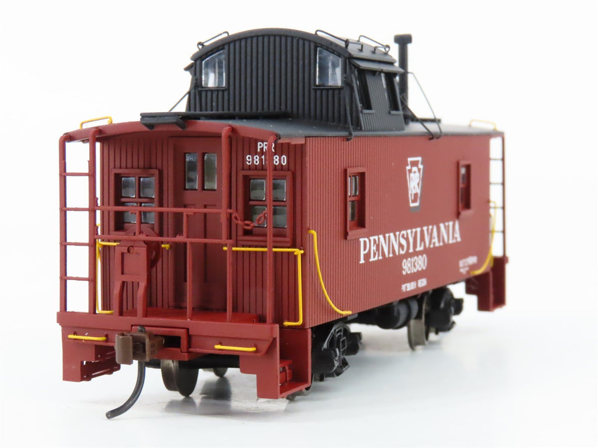 HO Scale Walthers Platinum Line 932-27642 PRR Pennsylvania Wood Caboose 2-Pack