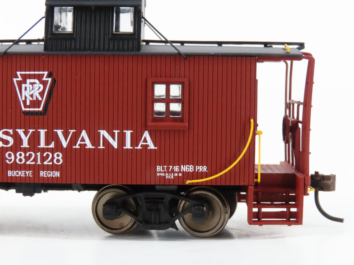 HO Scale Walthers Platinum Line 932-27642 PRR Pennsylvania Wood Caboose 2-Pack