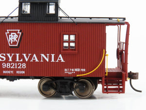 HO Scale Walthers Platinum Line 932-27642 PRR Pennsylvania Wood Caboose 2-Pack