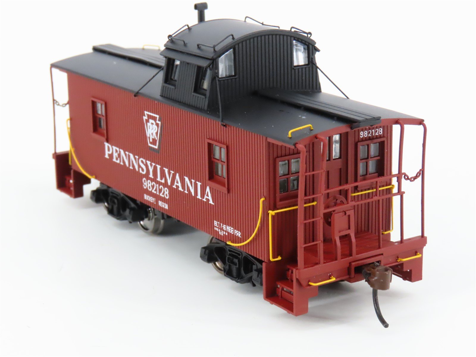 HO Scale Walthers Platinum Line 932-27642 PRR Pennsylvania Wood Caboose 2-Pack