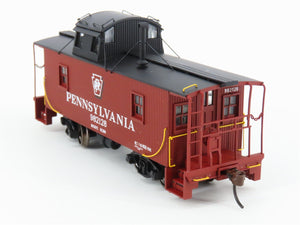 HO Scale Walthers Platinum Line 932-27642 PRR Pennsylvania Wood Caboose 2-Pack