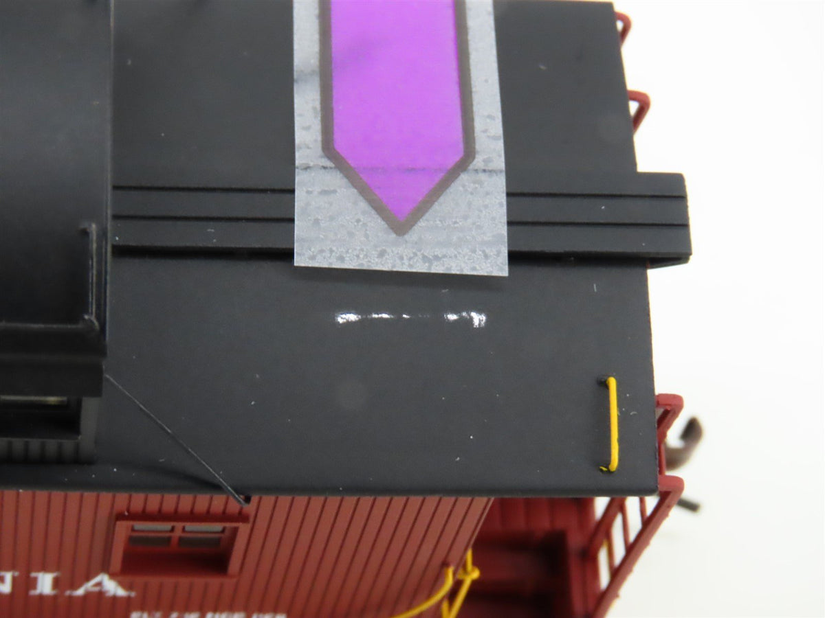 HO Scale Walthers Platinum Line 932-27642 PRR Pennsylvania Wood Caboose 2-Pack