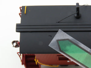 HO Scale Walthers Platinum Line 932-27642 PRR Pennsylvania Wood Caboose 2-Pack