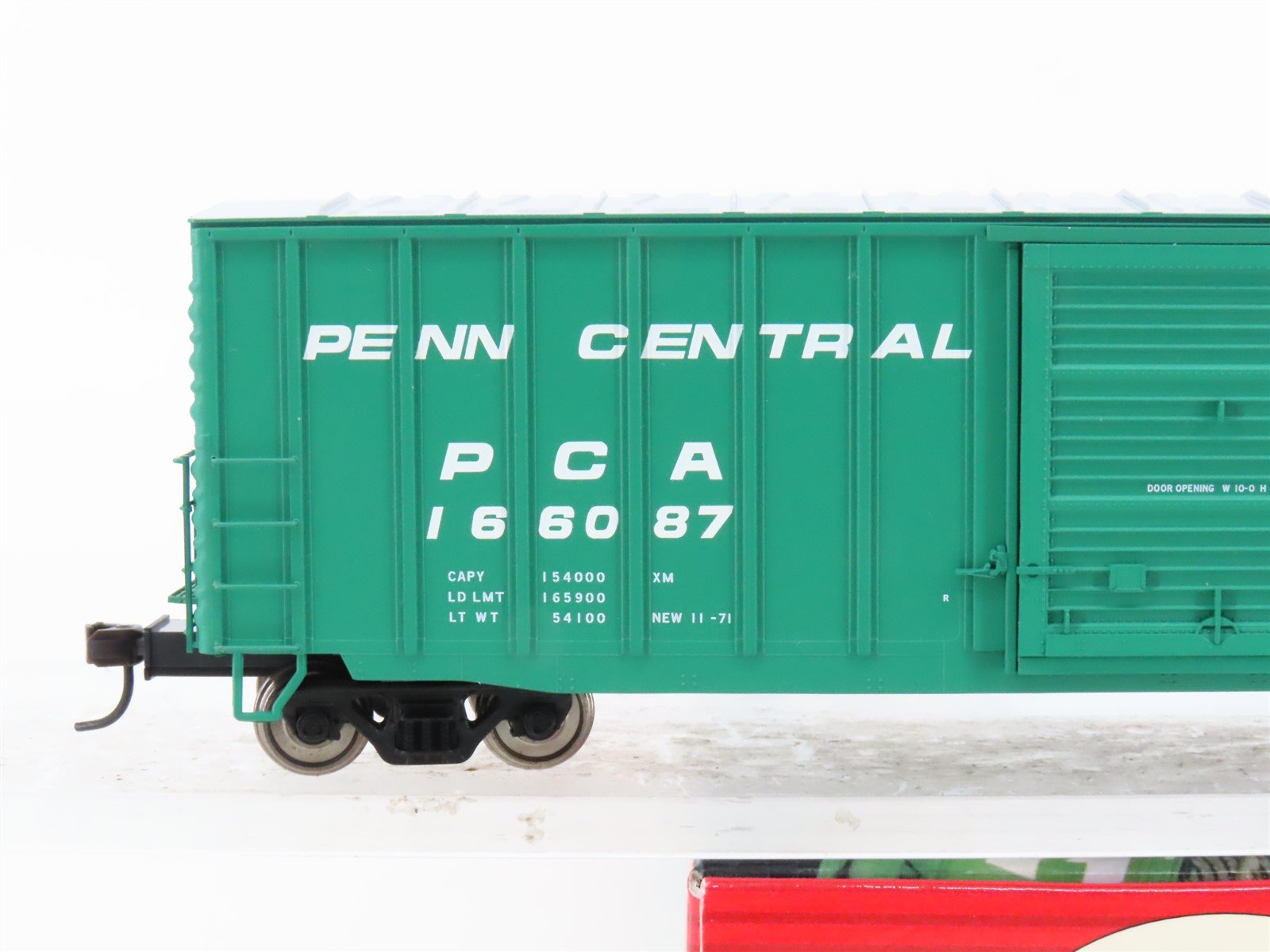 HO Scale Atlas 1355-1 PCA Penn Central 50' Precision Design Box Car #166087