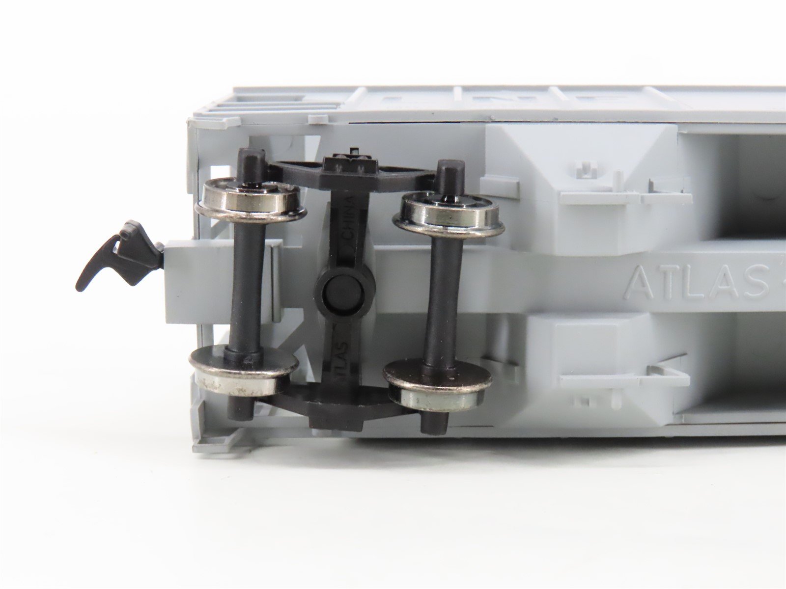 HO Scale Atlas 1824-2 LNE Lehigh New England 2-Bay Covered Hopper #18167