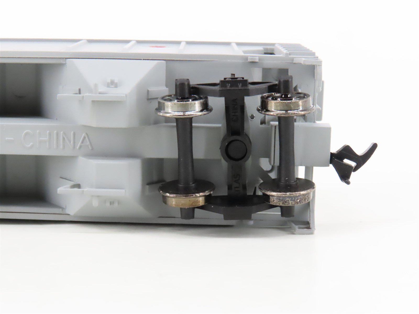 HO Scale Atlas 1824-2 LNE Lehigh New England 2-Bay Covered Hopper #18167