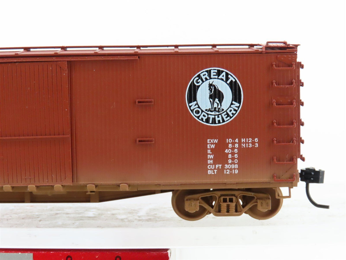 HO Scale Ertl Collectibles 4381 GN Great Northern Railroad 50&#39; Box Car #23900
