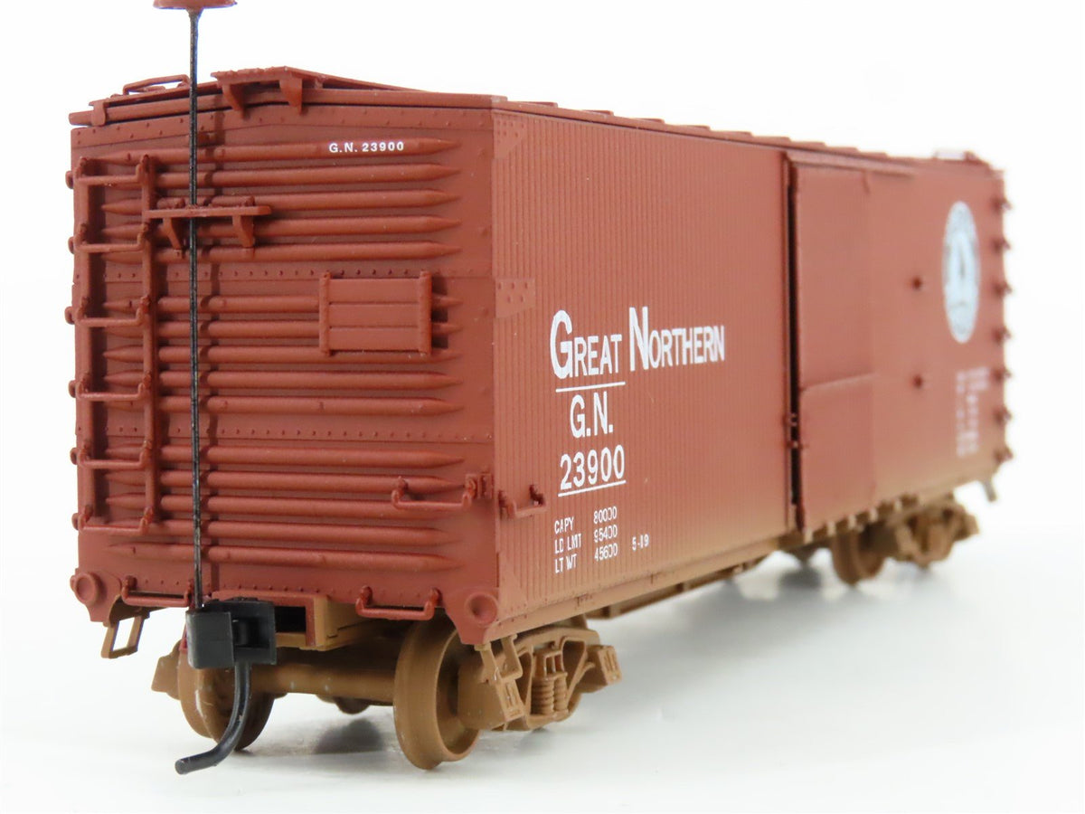 HO Scale Ertl Collectibles 4381 GN Great Northern Railroad 50&#39; Box Car #23900