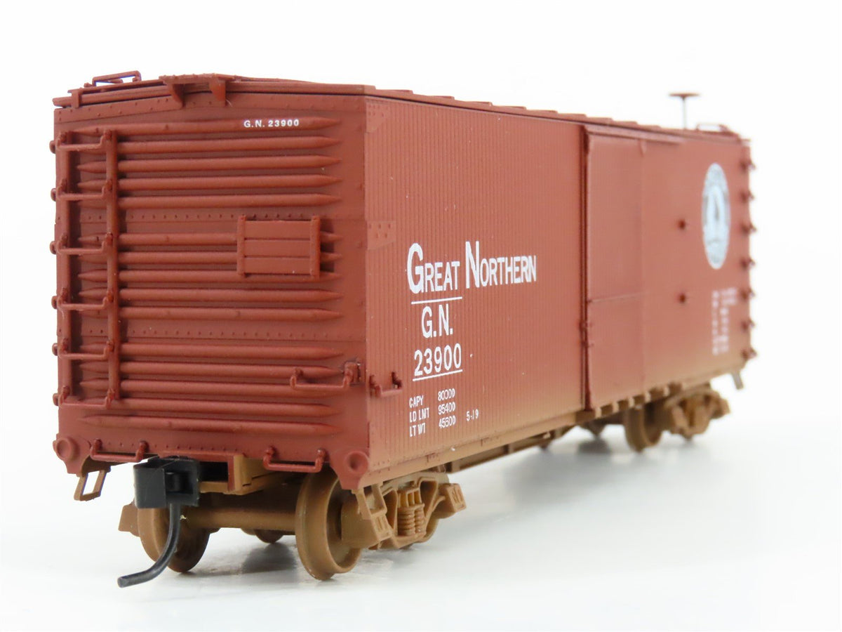 HO Scale Ertl Collectibles 4381 GN Great Northern Railroad 50&#39; Box Car #23900