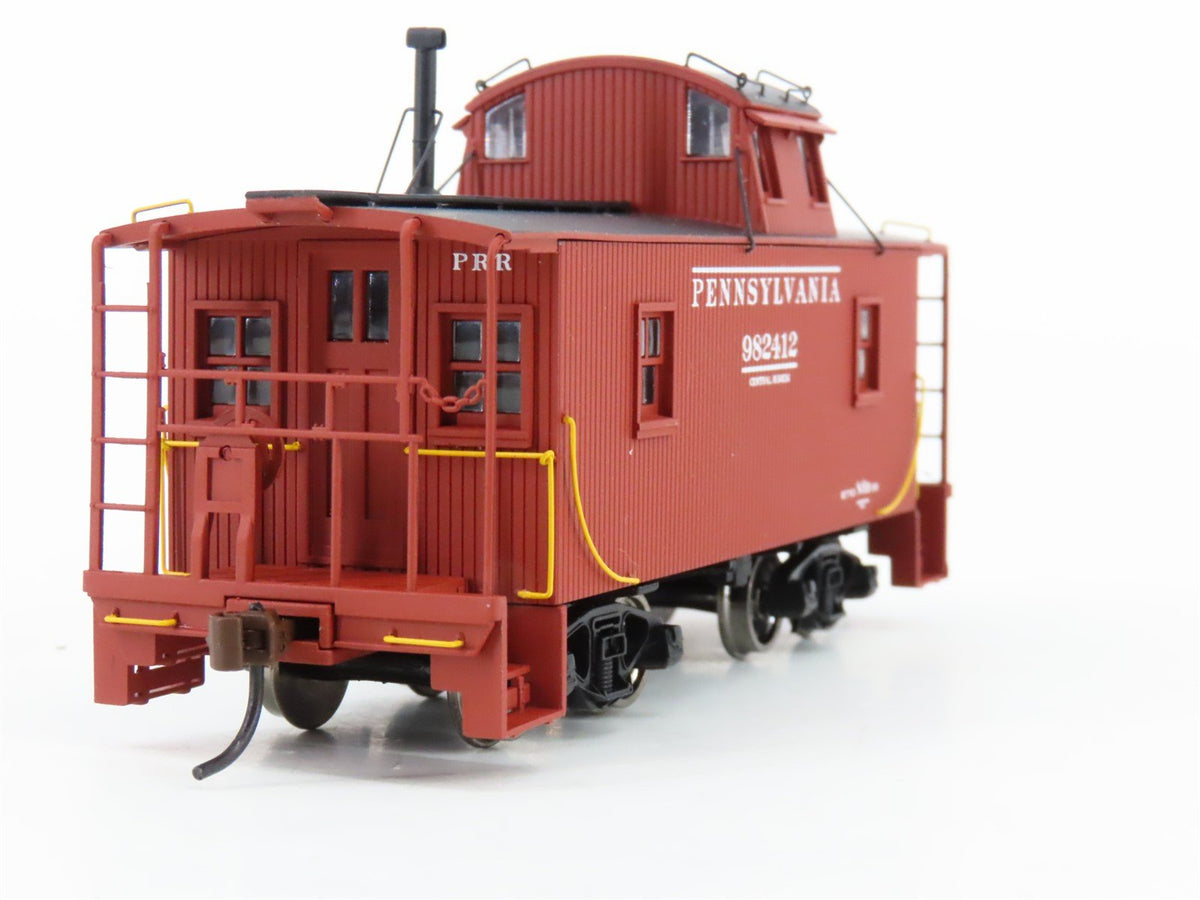 HO Scale Walthers Platinum Line 932-27641 PRR Pennsylvania Wood Caboose 2-Pack