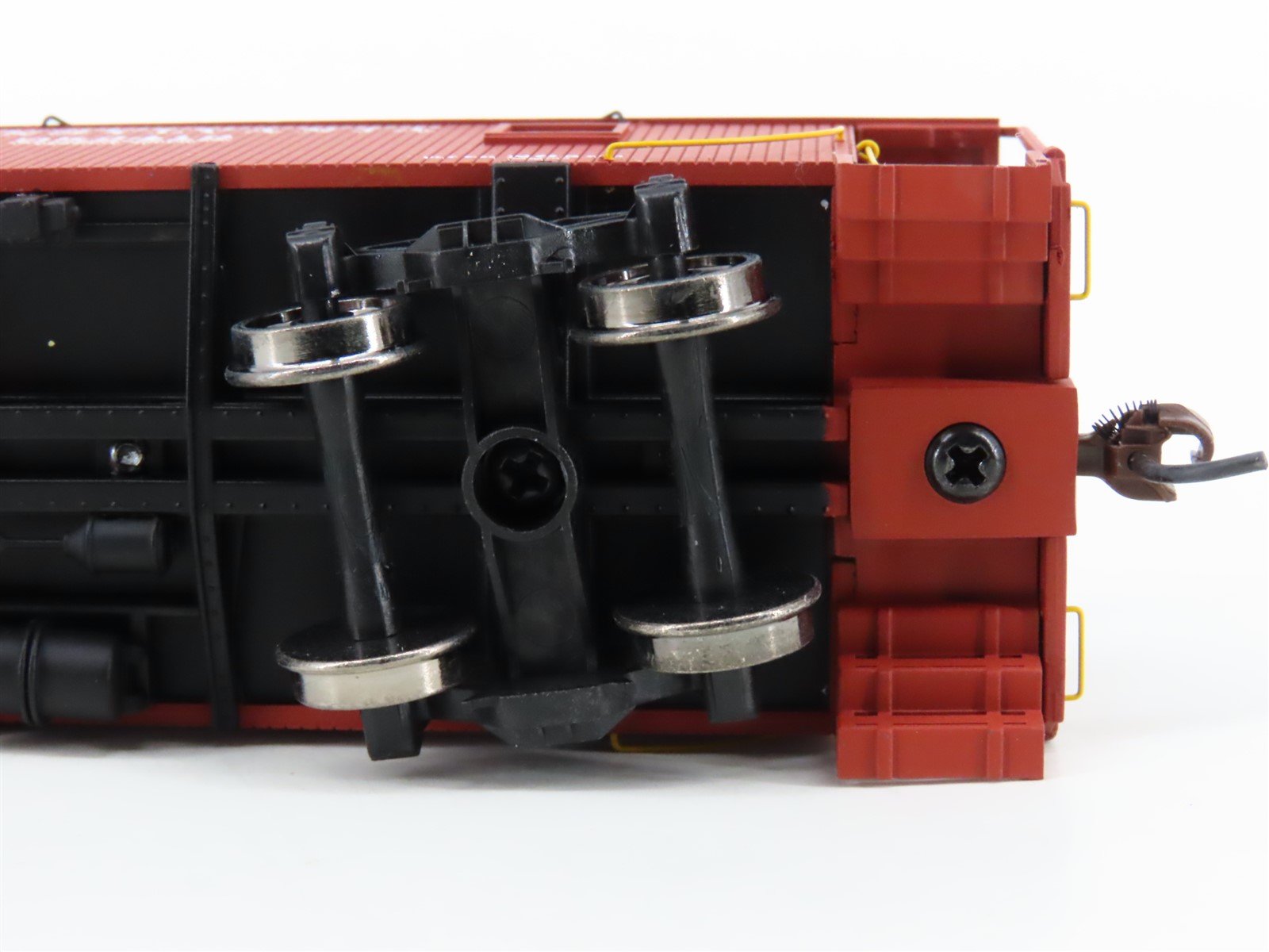 HO Scale Walthers Platinum Line 932-27641 PRR Pennsylvania Wood Caboose 2-Pack